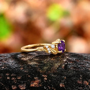 Vintage Yellow Gold Twisted Leaf Round Amethyst Ring