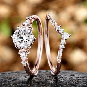 Vintage Cluster Round Cut White Moissanite Engagement Ring Set