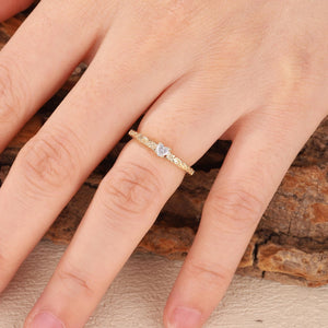 Vintage Heart Accent Leaf Engraved Wedding Band