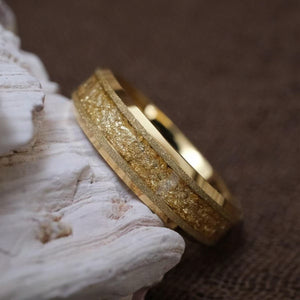Leaf & Vine White Moissanite and Hammered Gold Tungsten Couple Ring Set with Gold Foil Inlay - anerjuly