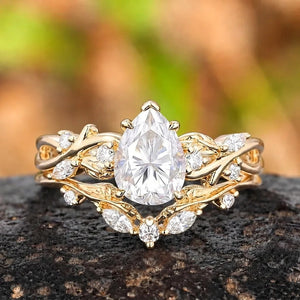 Nature Inspired Pear Cut White Moissanite Engagement Ring Set - anerjuly