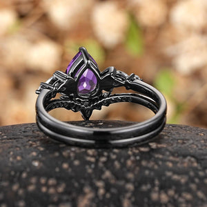 Her Ring - Vintage Crescent Moon Pear Cut Amethyst Bridal Ring Set