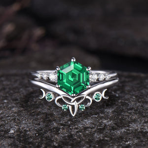 Vintage Hexagon Emerald Engagement Ring with V - Shaped Band Ring Set - anerjuly