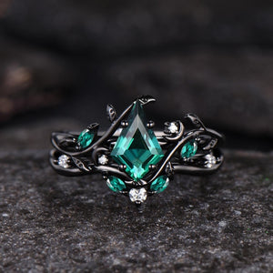 Vintage - Inspired Kite Cut Leaf Design Black Gold Emerald Engagement Ring Set - anerjuly