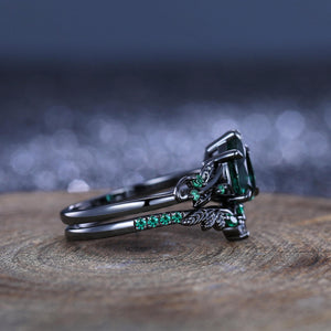 Vintage - Inspired Unique Leaf Design Black Gold Emerald Engagement Ring Set Unique Floral Emerald Wedding Ring - anerjuly