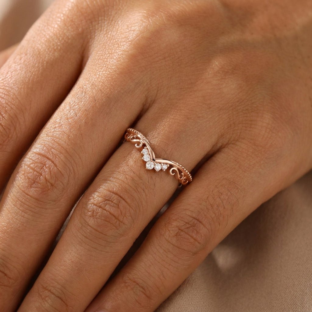 Vintage Scroll Round White Zircon Curved Wedding Band - anerjuly