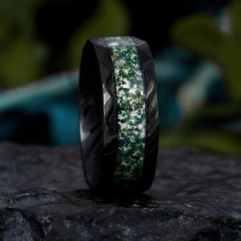 8mm Green Moss Agate Black Hammered Damascus Steel Rings Wedding Band Gift for Him - anerjuly