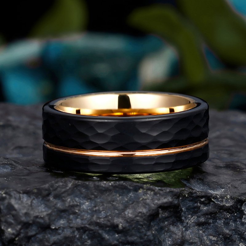 8mm Hammered Black Tungsten Ring with Rose Gold Groove - Modern Men's Wedding Band - anerjuly