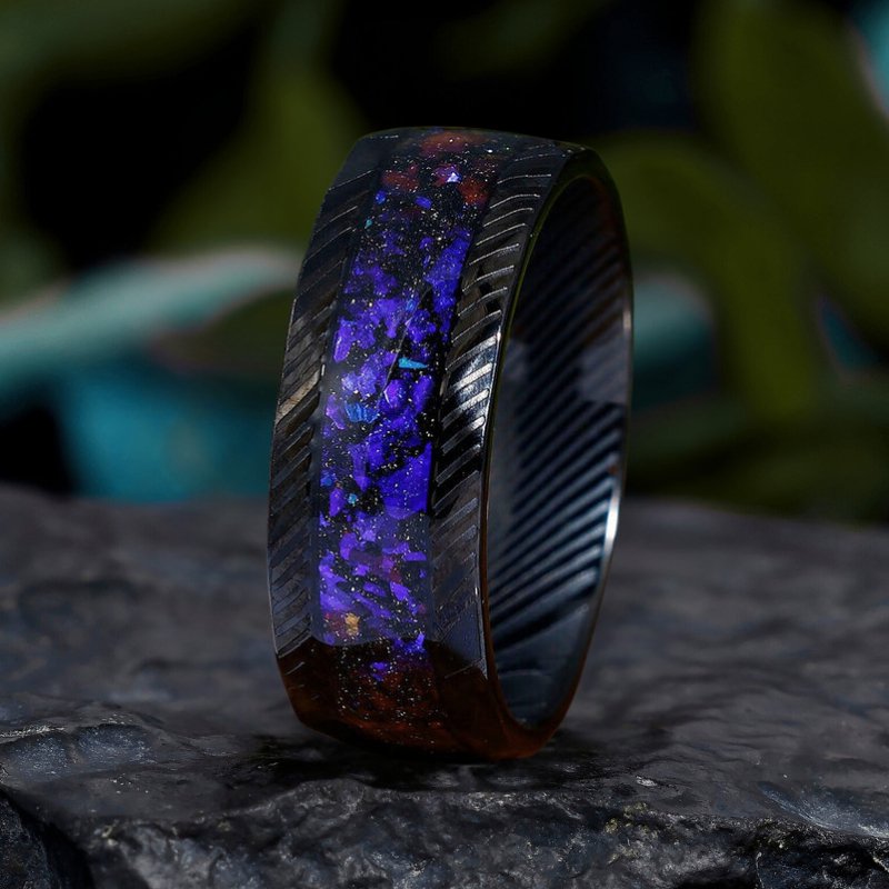 8mm Men's Black Promise Wedding Ring in Hammered Damascus Steel with Purple Galaxy Stone Inlay - anerjuly