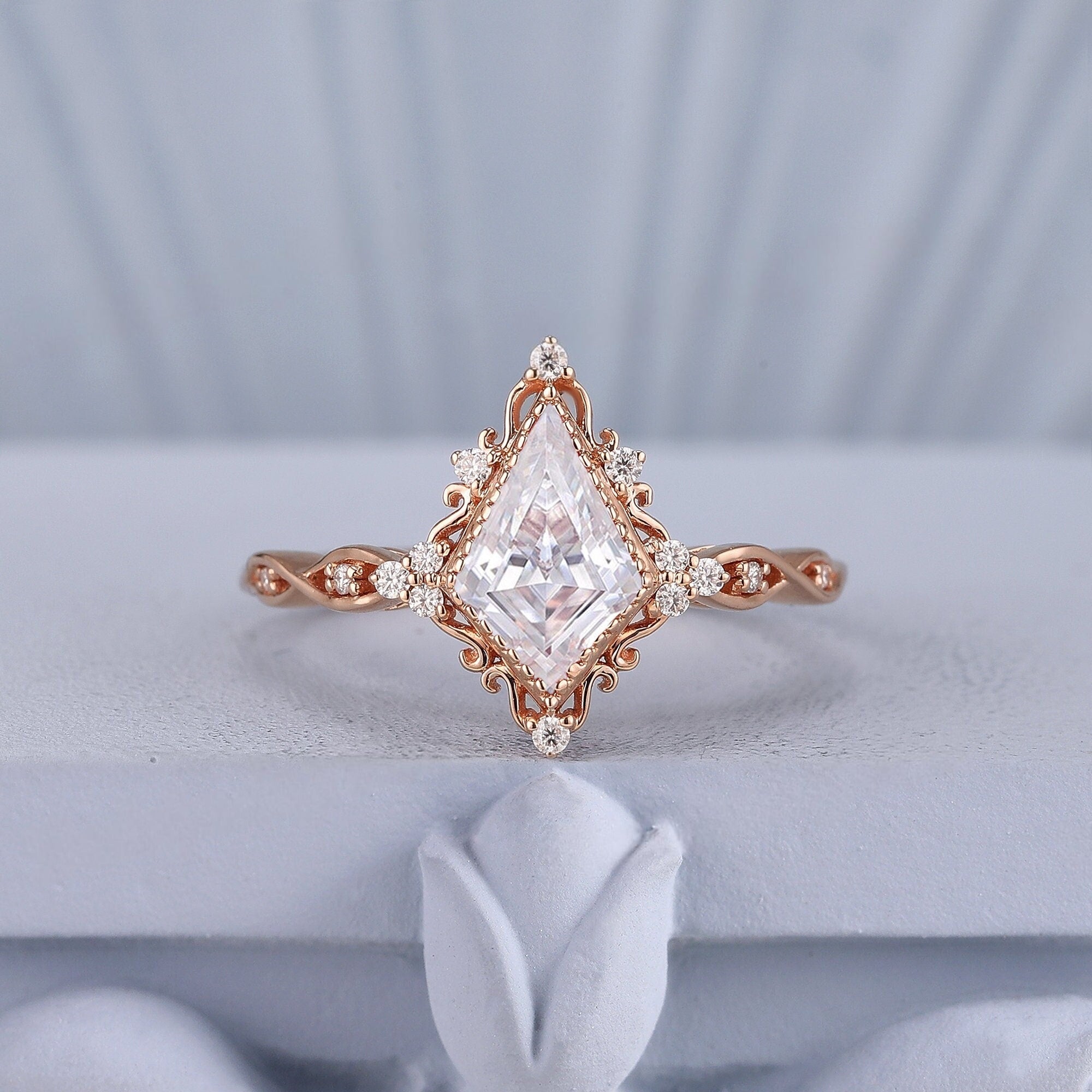 Antique Art Deco Couple Ring Set His and Her Wedding Band Engagement Ring matching rings - anerjuly