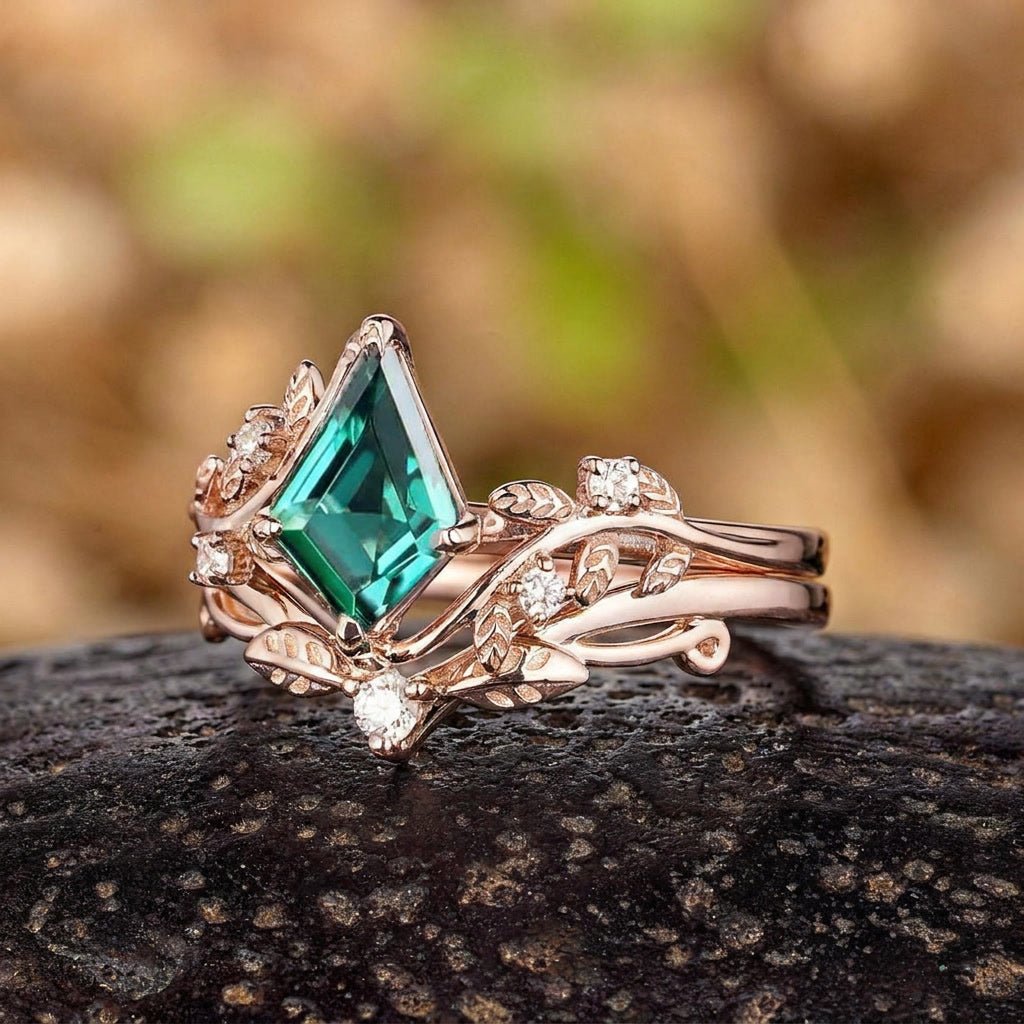 Her Ring - Art Deco Kite Cut Emerald Engagement Ring Set Unique Leaf Nature Inspired Ring