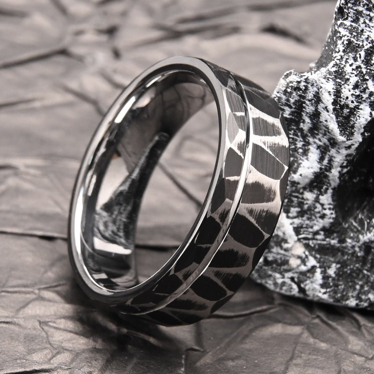 Diamond-Cut Two-Tone Black & Silver Tungsten Ring - anerjuly