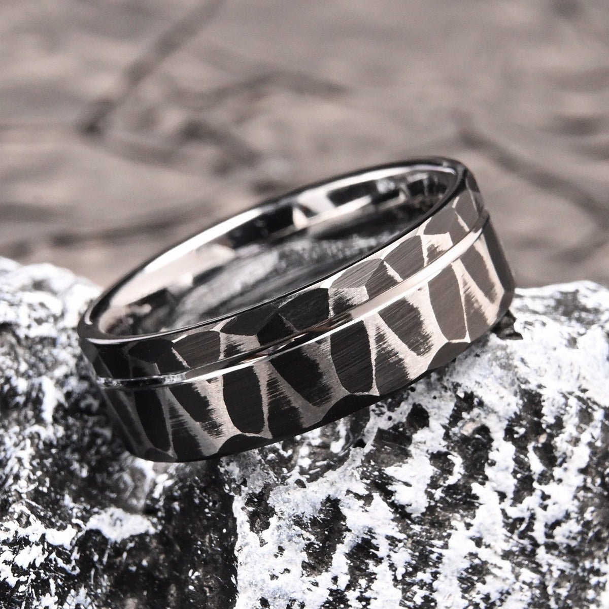 Diamond-Cut Two-Tone Black & Silver Tungsten Ring - anerjuly
