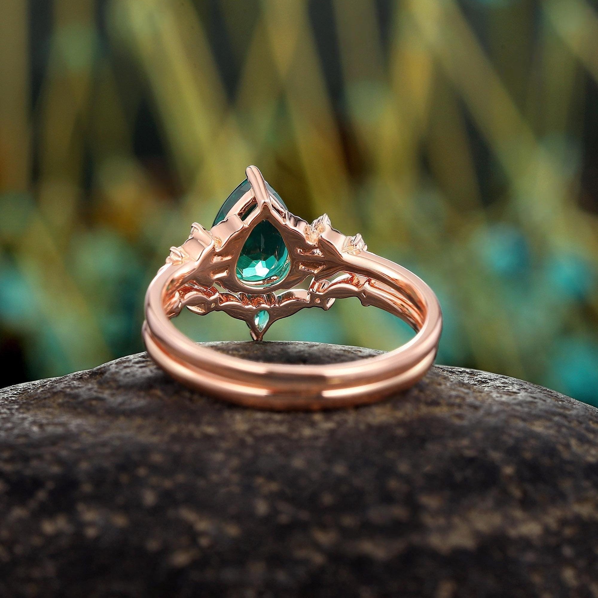 Floral Leaf Rose Gold Emerald Engagement Ring Set Unique Floral Emerald Wedding Ring - anerjuly