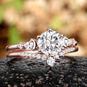 Vintage Cluster Round Cut White Moissanite Engagement Ring Set