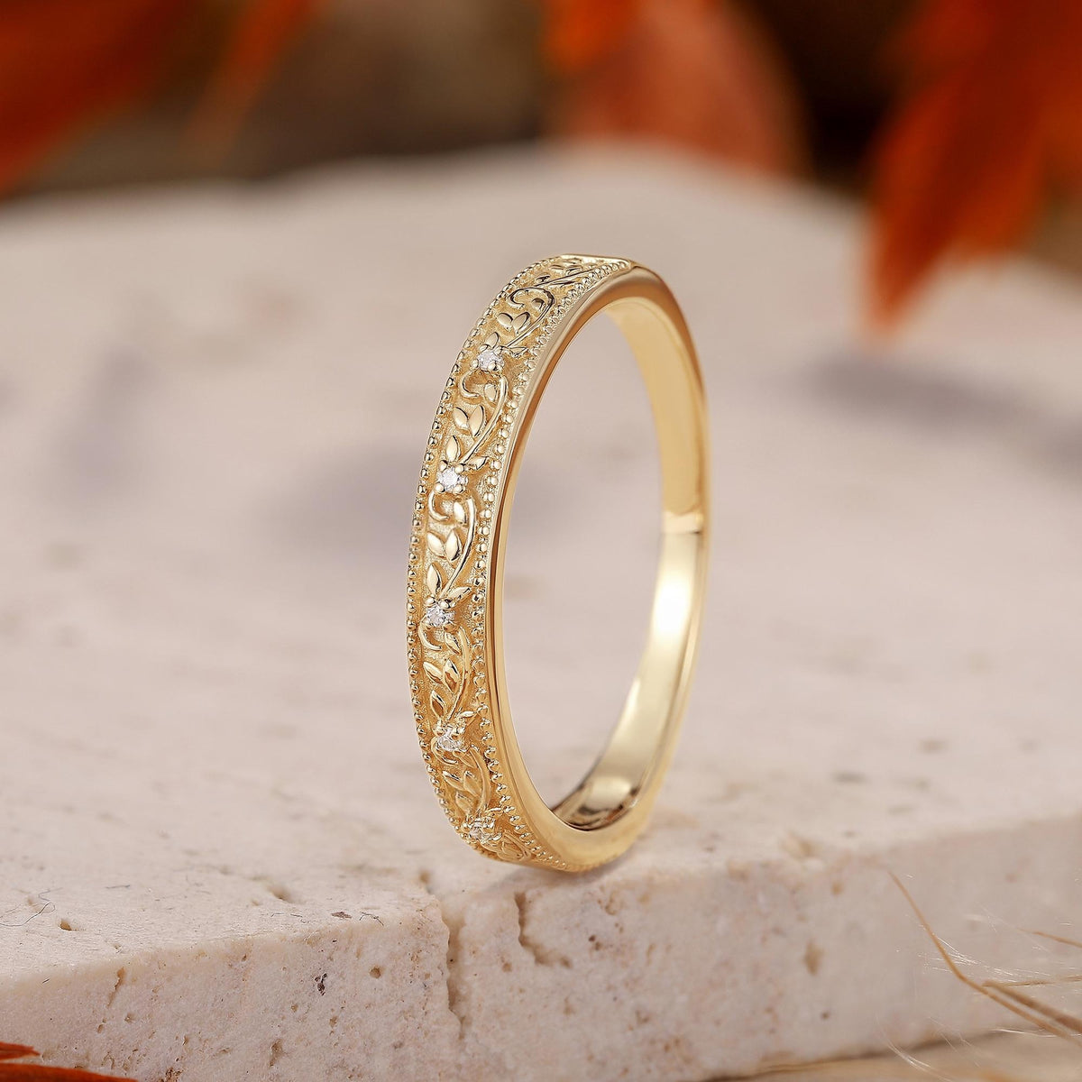 Vintage Sweeping Vine Stone Accent Wedding Band