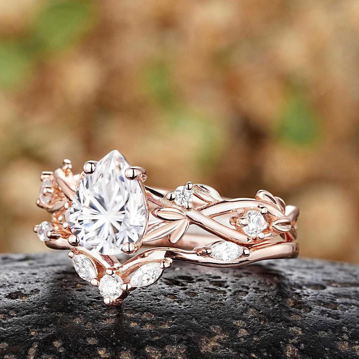 Leaf & Vine Pear Cut White Moissanite Engagement Ring Set