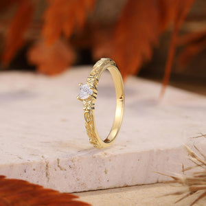 Vintage Heart Accent Leaf Engraved Wedding Band