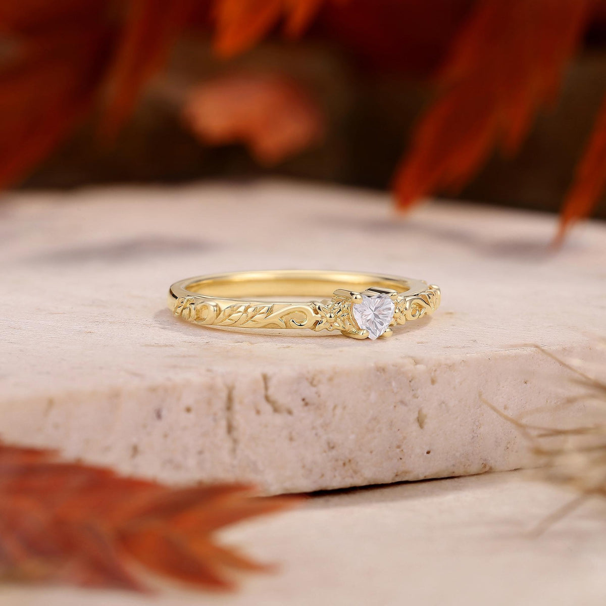 Vintage Heart Accent Leaf Engraved Wedding Band