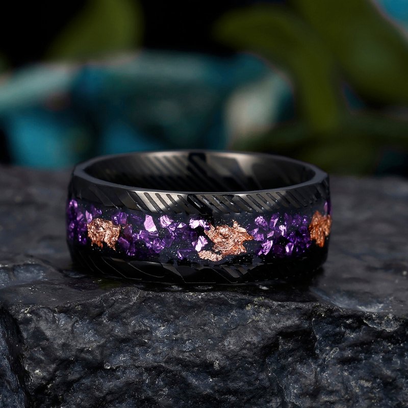 Men's Promise Ring in Hammered Damascus Steel Ring with Crushed Gold Foil and Amethyst Inlay, Perfect for a Birthday Gift - anerjuly