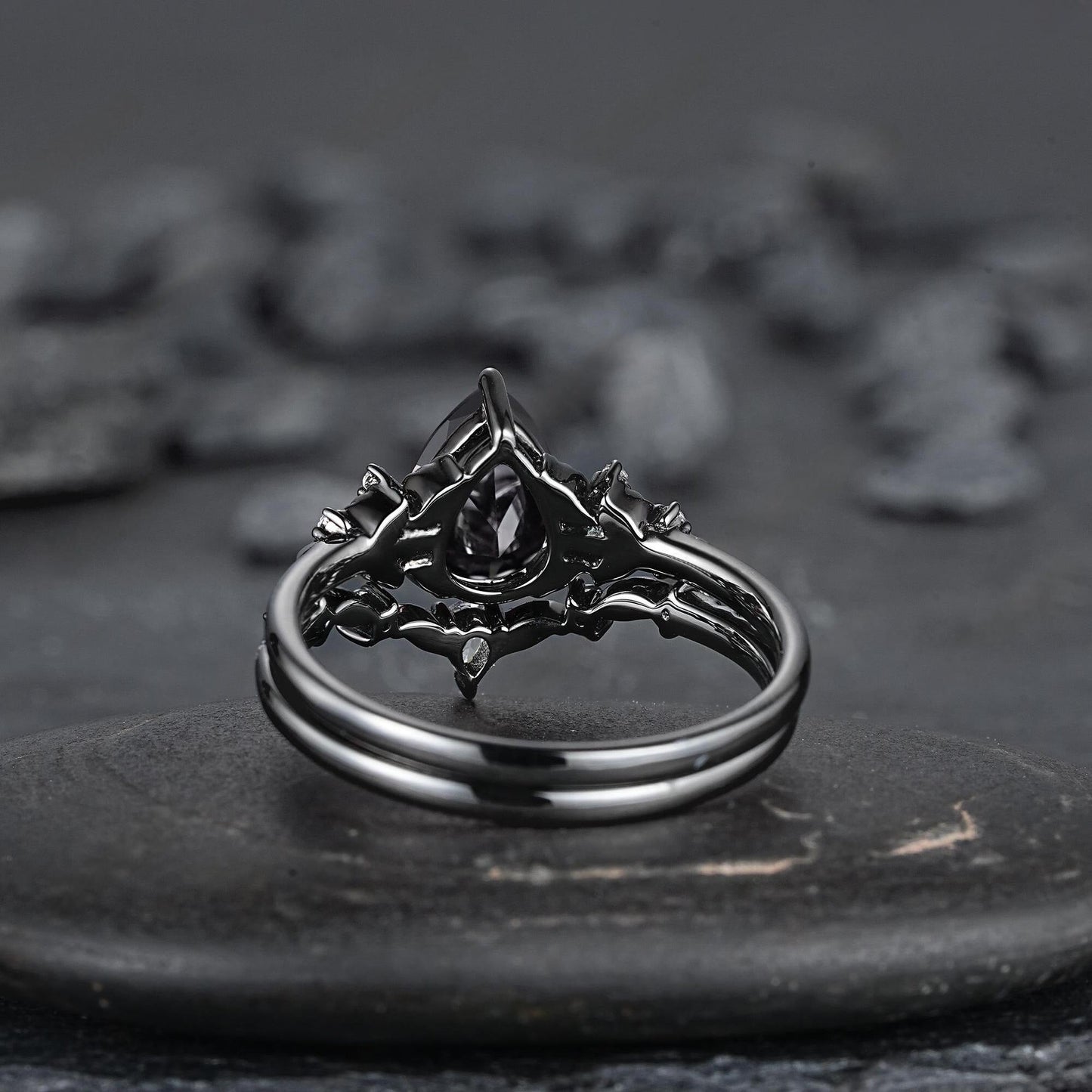 Unique Black Gold Pear Shape Black Onyx Floral Engagement Ring, Witchy Leaf Promise Ring, Gothic Black Wedding Ring Gift for Women - anerjuly