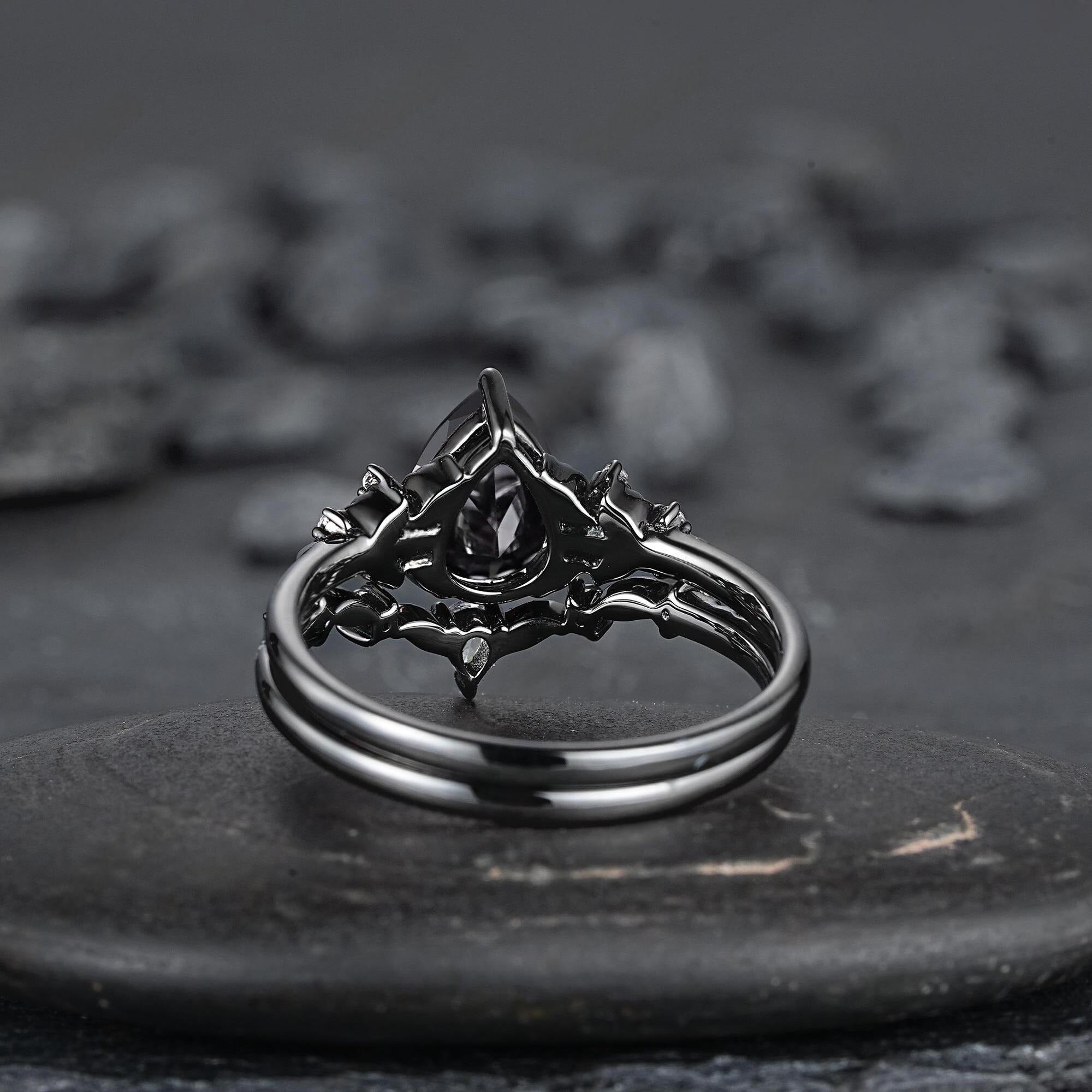 Unique Black Gold Pear Shape Black Onyx Floral Engagement Ring, Witchy Leaf Promise Ring, Gothic Black Wedding Ring Gift for Women - anerjuly