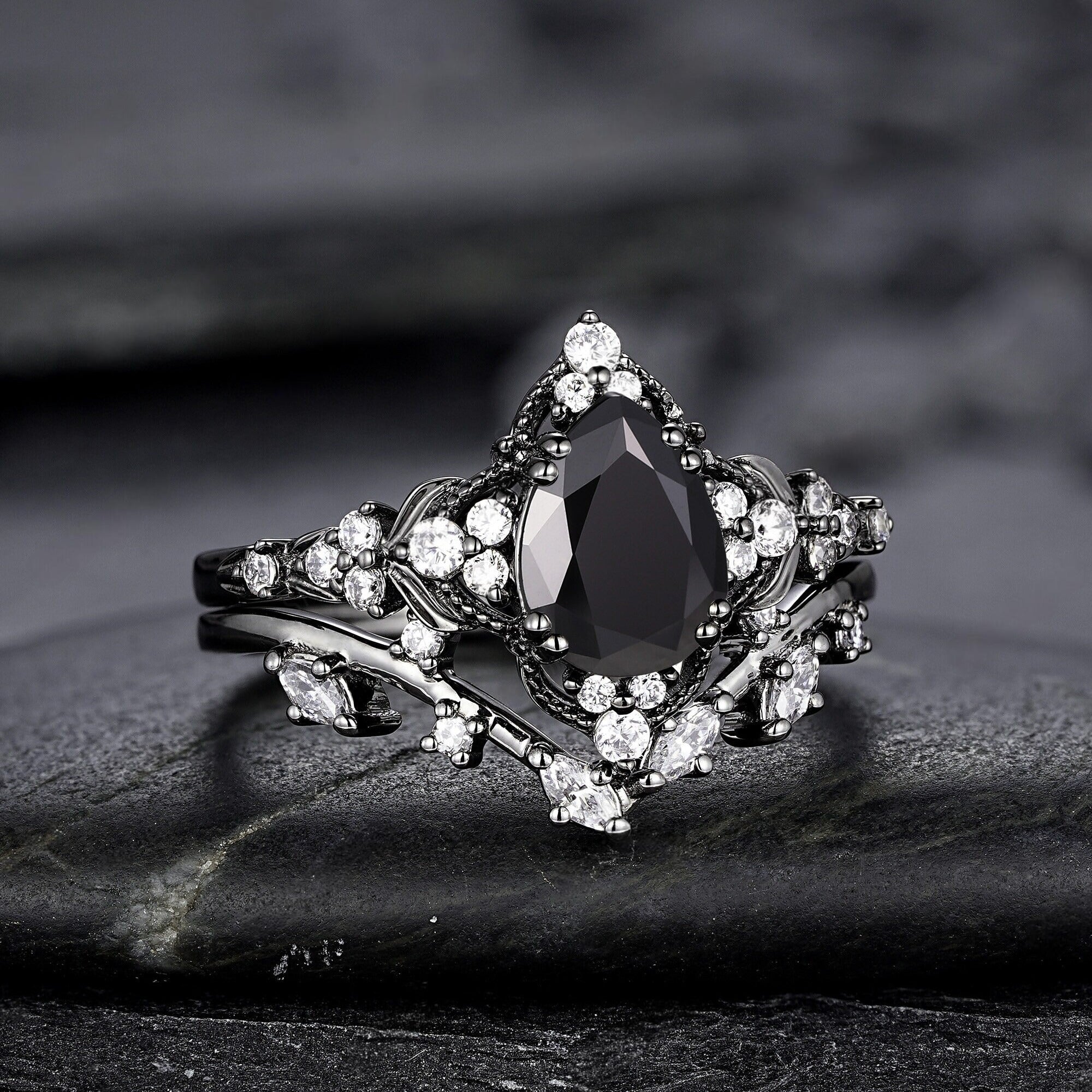 Unique Black Gold Pear Shape Black Onyx Leaf Engagement Ring, Witchy Twig Branch Promise Ring Gothic Black Wedding Ring Gift for Women - anerjuly