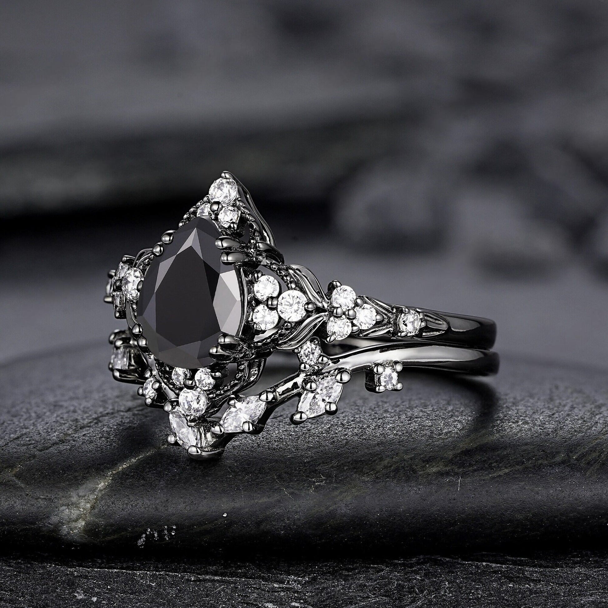 Unique Black Gold Pear Shape Black Onyx Leaf Engagement Ring, Witchy Twig Branch Promise Ring Gothic Black Wedding Ring Gift for Women - anerjuly