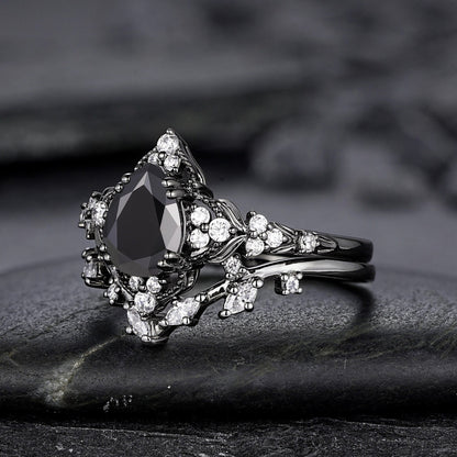 Unique Black Gold Pear Shape Black Onyx Leaf Engagement Ring, Witchy Twig Branch Promise Ring Gothic Black Wedding Ring Gift for Women - anerjuly