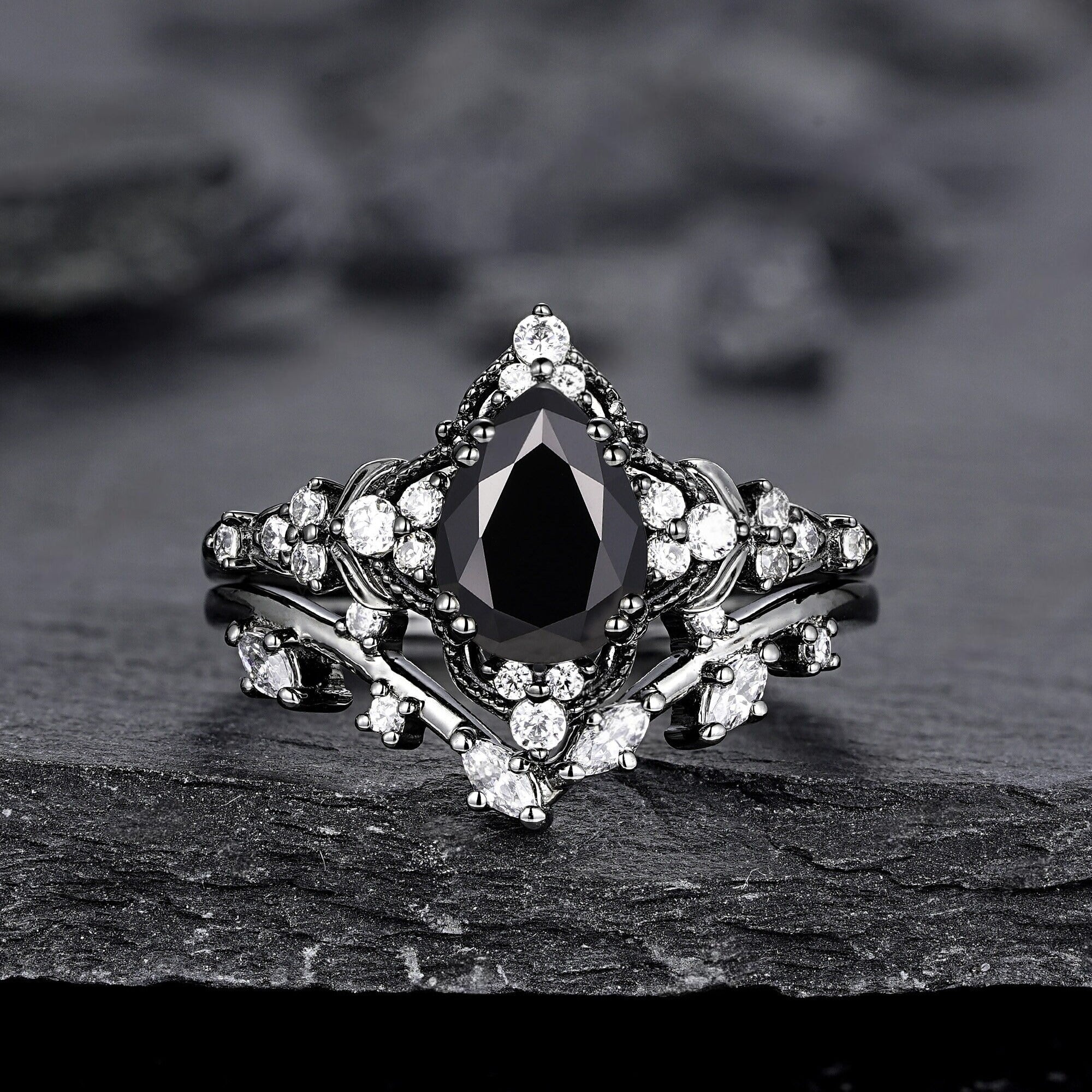 Unique Black Gold Pear Shape Black Onyx Leaf Engagement Ring, Witchy Twig Branch Promise Ring Gothic Black Wedding Ring Gift for Women - anerjuly