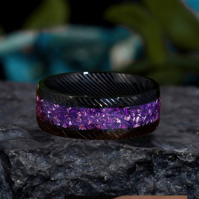 Unisex Hammered Black Damascus Steel Wedding Band with Natural Amethyst Inlay, Men’s Ring - anerjuly