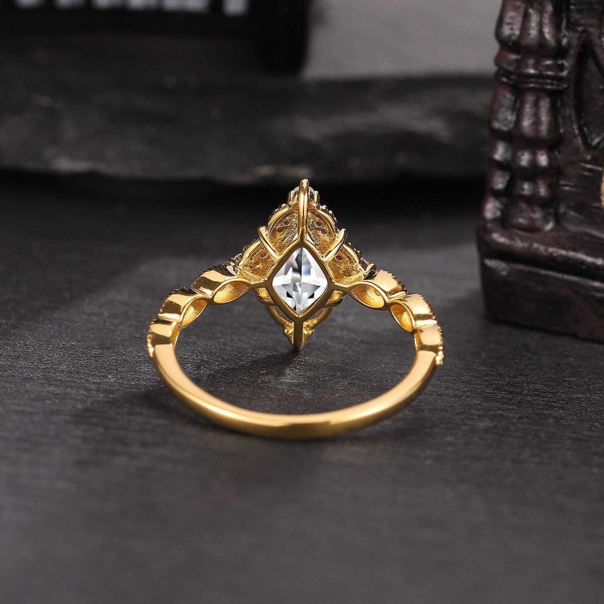 Vintage Art Deco Couple Ring Set His and Her Wedding Band Engagement Ring matching rings - anerjuly
