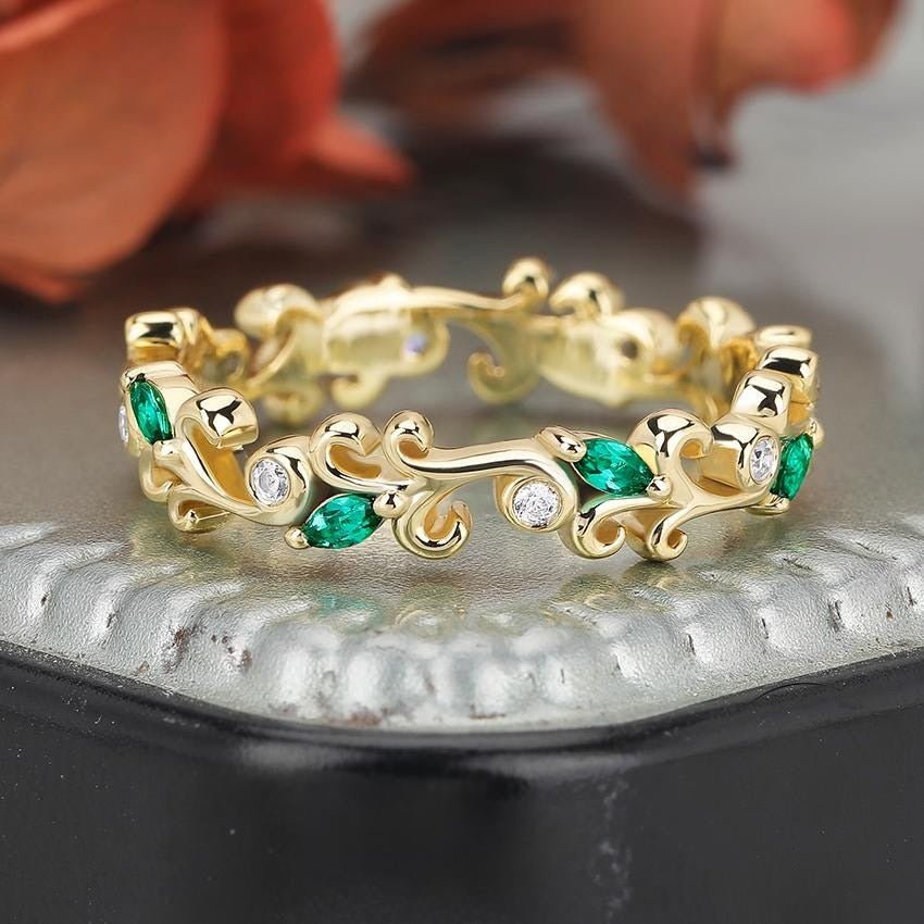 Vintage green emerald wedding band Unique nature inspired leaf band bridal ring Branches band - anerjuly