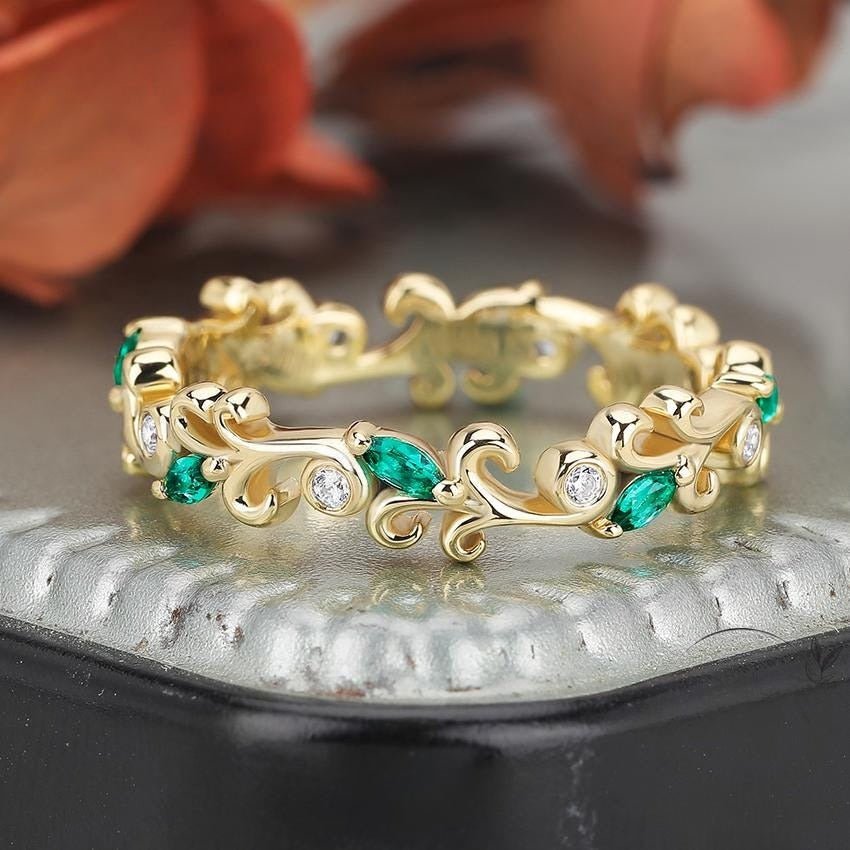 Vintage green emerald wedding band Unique nature inspired leaf band bridal ring Branches band - anerjuly