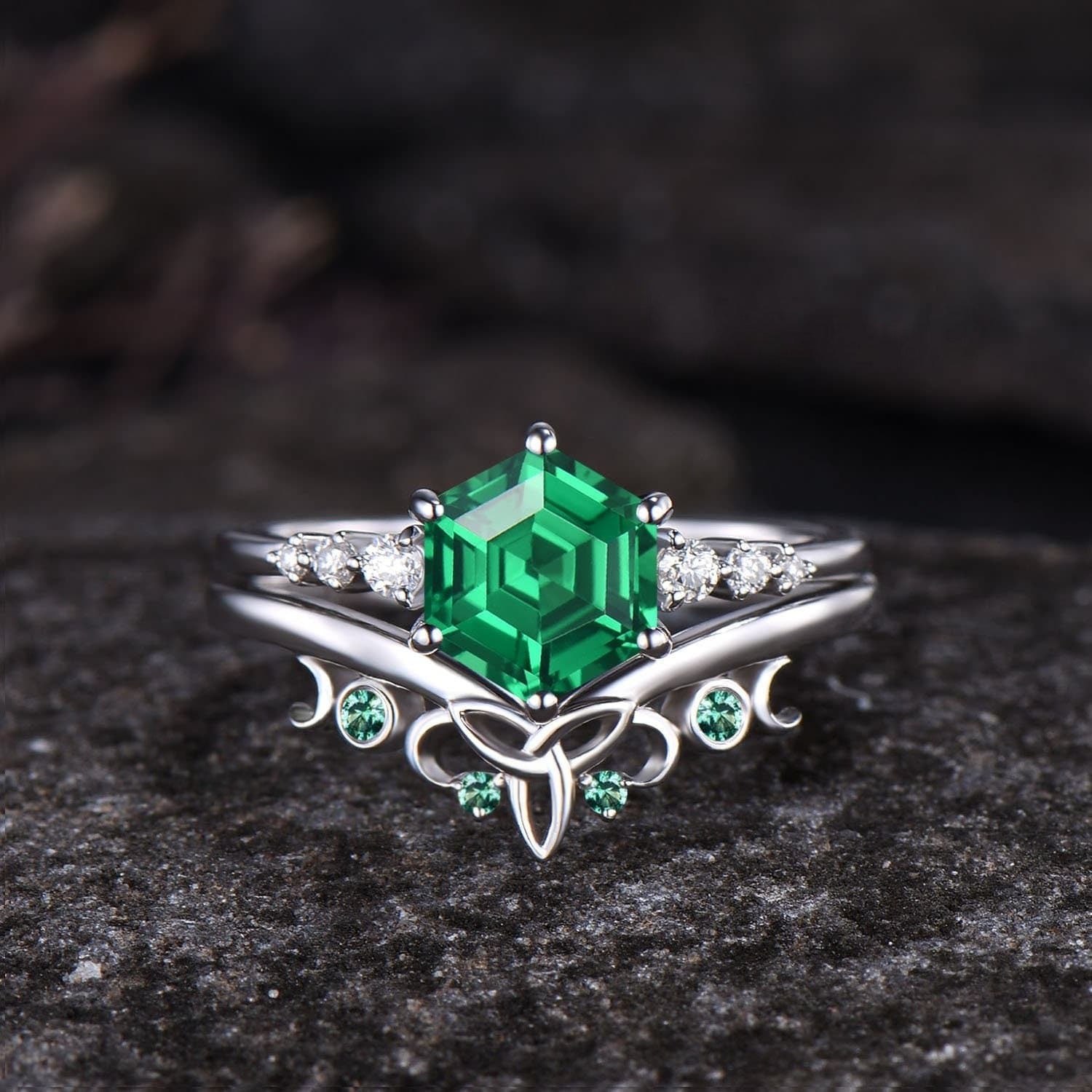 Vintage Hexagon Emerald Engagement Ring with V - Shaped Band Ring Set - anerjuly