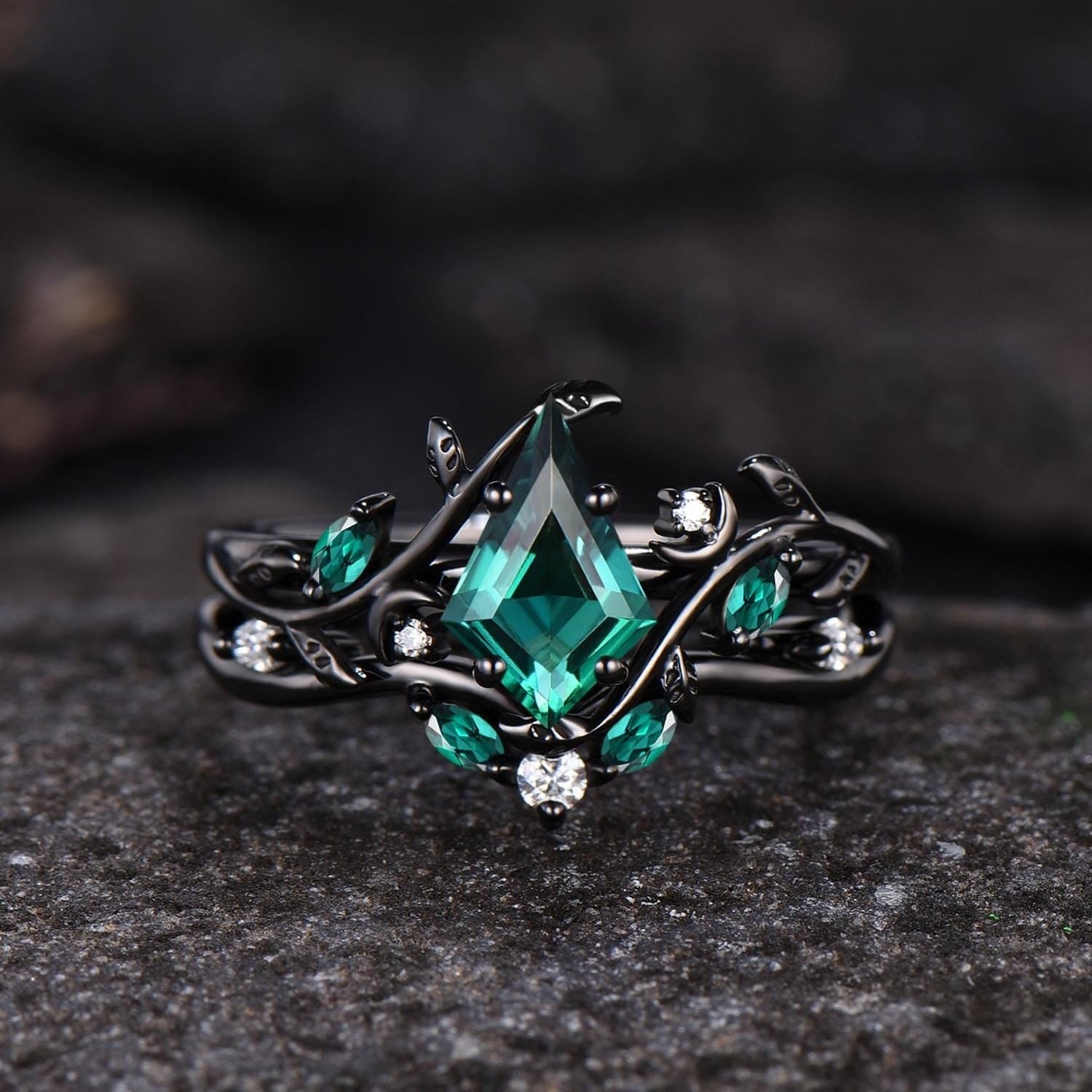 Vintage - Inspired Kite Cut Leaf Design Black Gold Emerald Engagement Ring Set - anerjuly