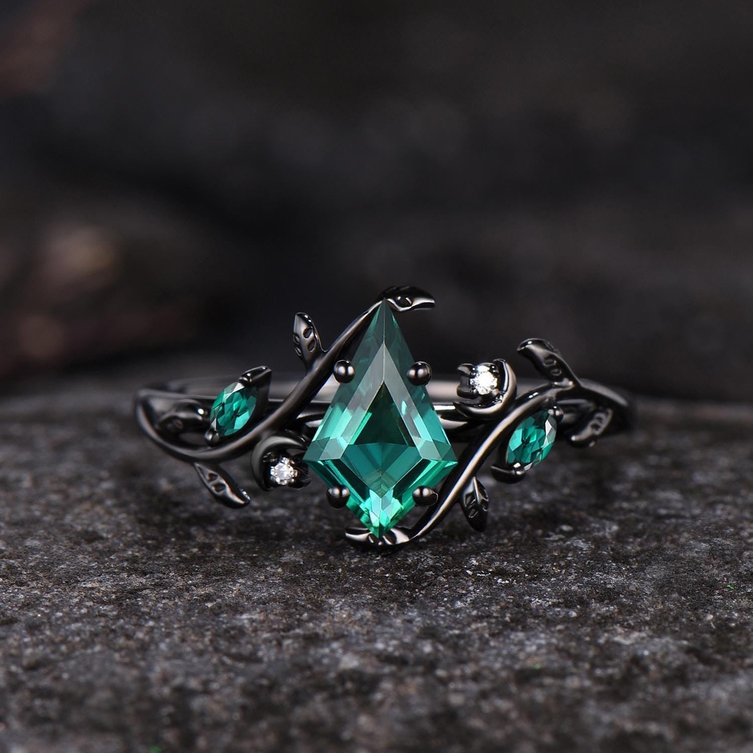 Vintage - Inspired Kite Cut Leaf Design Black Gold Emerald Engagement Ring Set - anerjuly