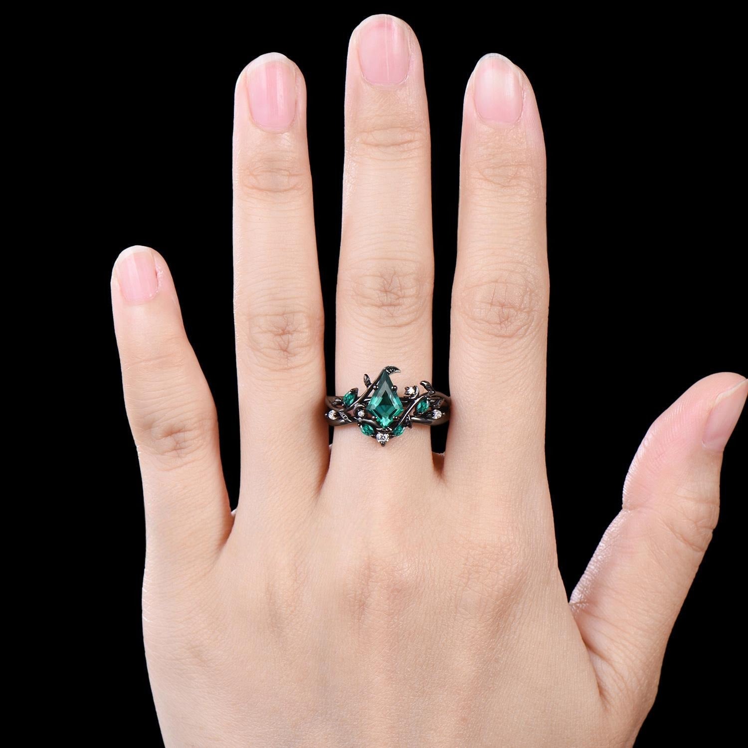 Vintage - Inspired Kite Cut Leaf Design Black Gold Emerald Engagement Ring Set - anerjuly