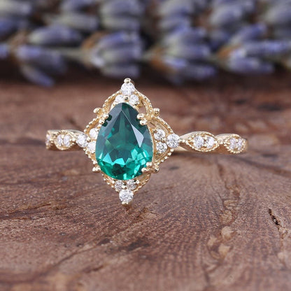 Vintage - Inspired Pear Shape Emerald Engagement Ring Set Unique Floral Emerald Wedding Ring Emerald Promise Ring for Women - anerjuly