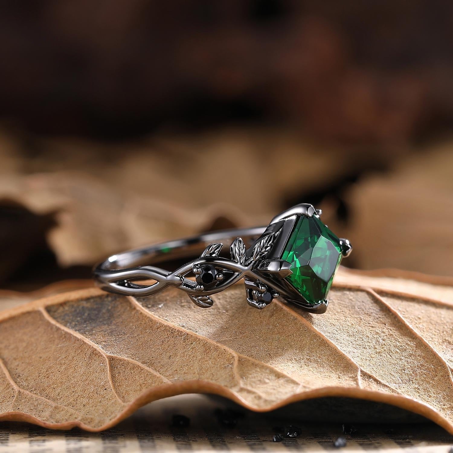 Vintage Princess Cut Emerald Engagement Ring Leaf Design Black Band Ring Set - anerjuly