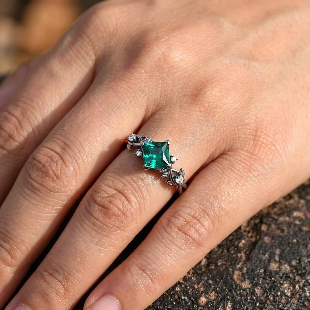 Vintage Princess Cut Emerald Engagement Ring Leaf Design Black Band Ring Set - anerjuly