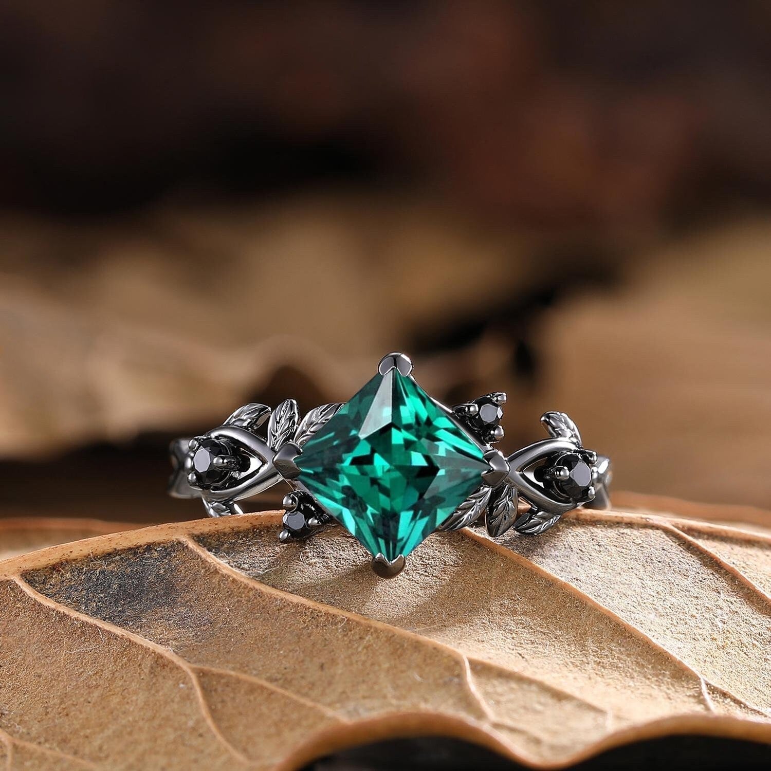 Vintage Princess Cut Emerald Engagement Ring Leaf Design Black Band Ring Set - anerjuly