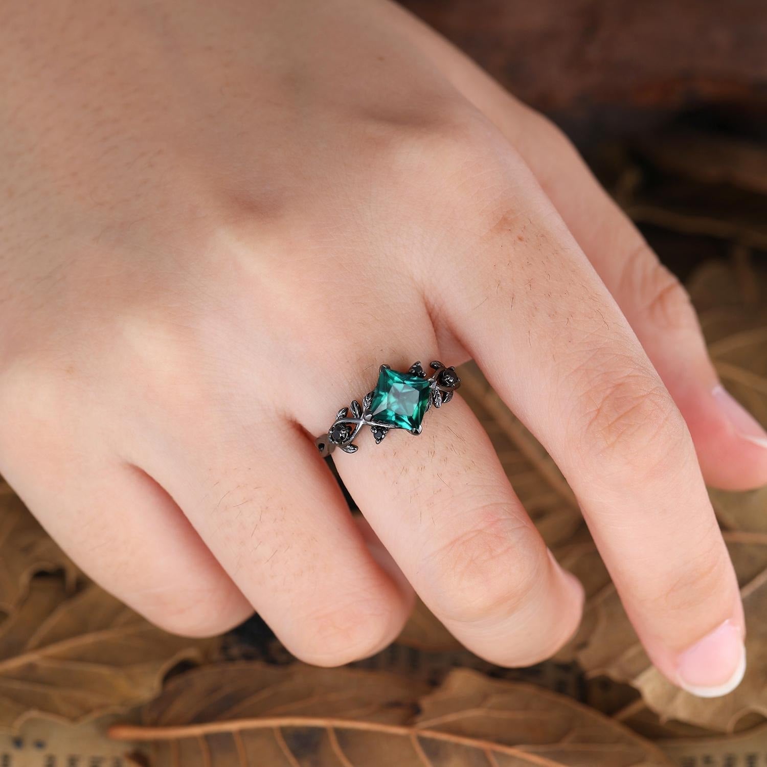 Vintage Princess Cut Emerald Engagement Ring Leaf Design Black Band Ring Set - anerjuly