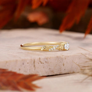 Vintage Round Accent Leaf Vine Curved Wedding Band - anerjuly