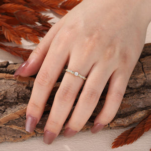 Vintage Round Accent Leaf Vine Curved Wedding Band - anerjuly