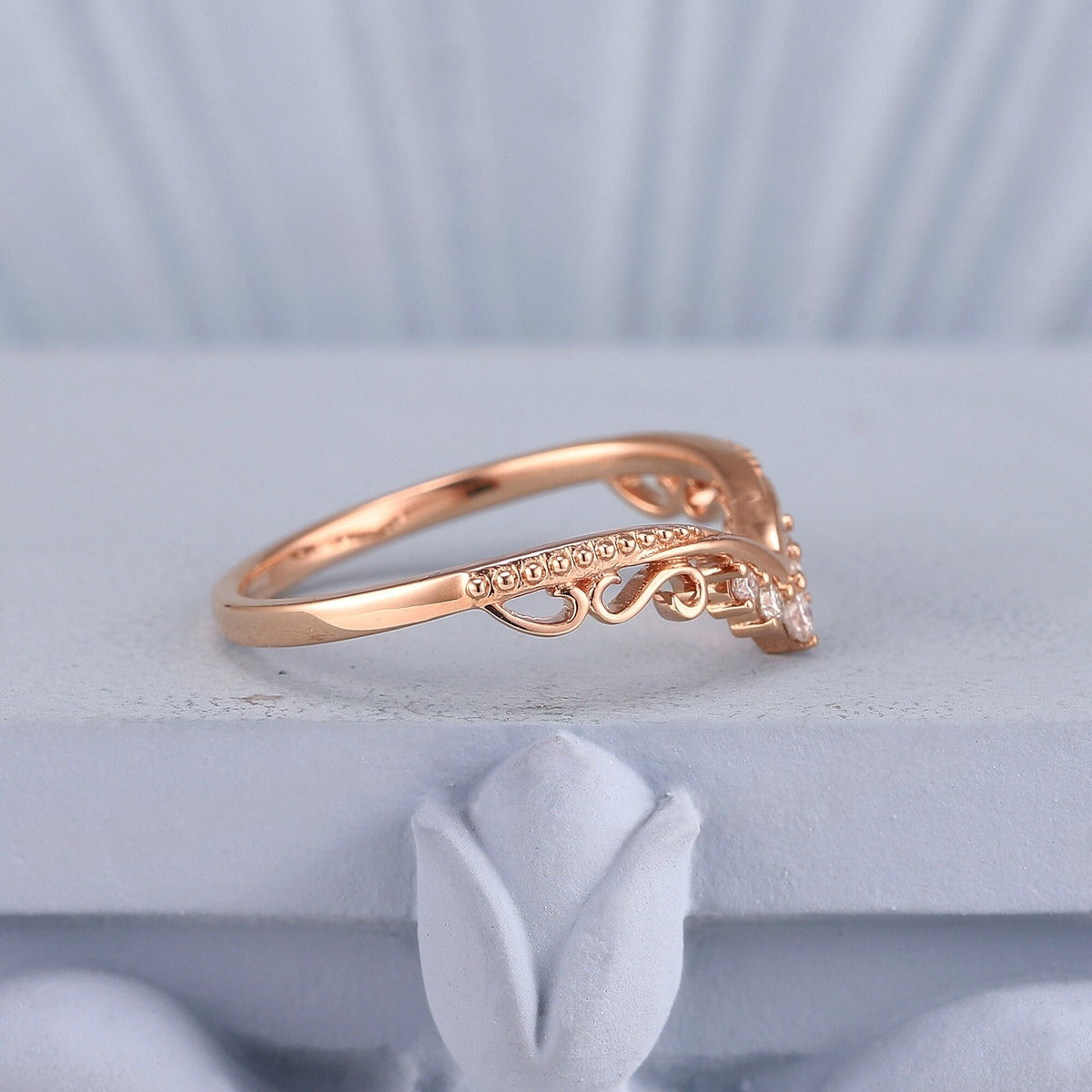 Vintage Scroll Round White Zircon Curved Wedding Band - anerjuly
