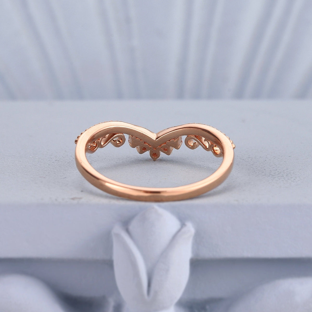 Vintage Scroll Round White Zircon Curved Wedding Band - anerjuly